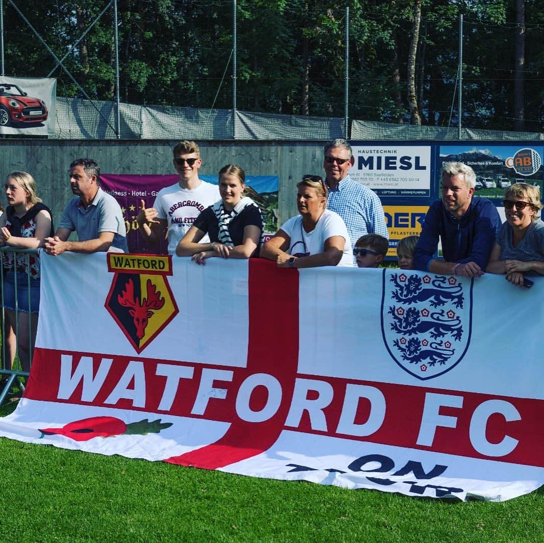 ワトフォードFCさんのインスタグラム写真 - (ワトフォードFCInstagram)「Shout to these guys for coming out! 👏」7月19日 19時48分 - watfordfcofficial