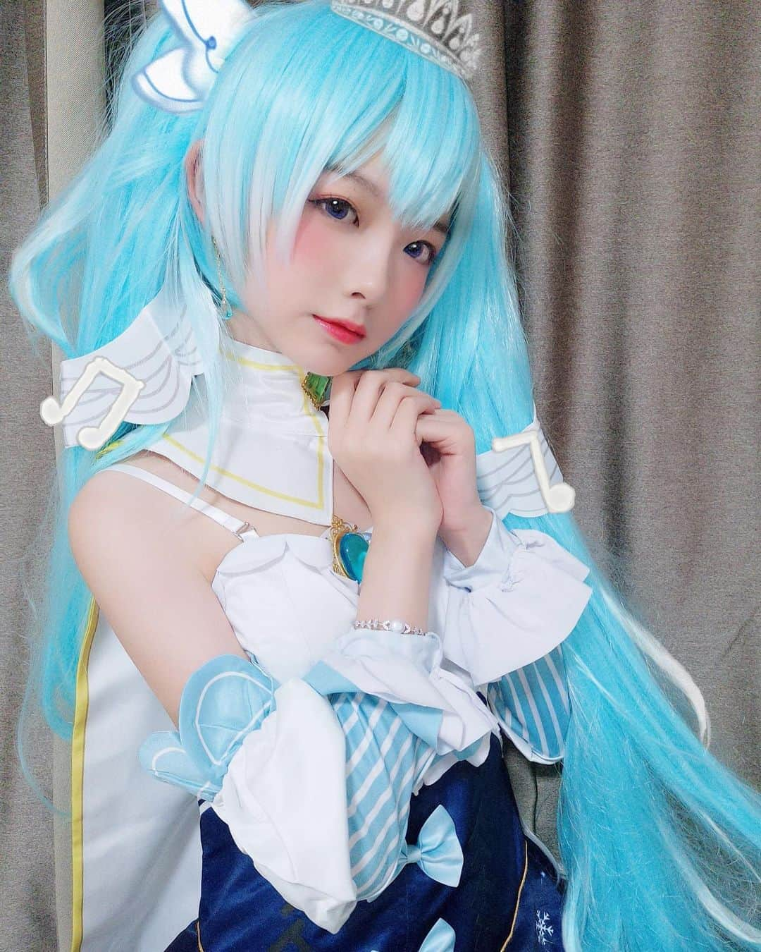 樱群さんのインスタグラム写真 - (樱群Instagram)「Snow Miku 2019❄  #hatsunemiku #vocaloid #cosplay」7月19日 20時07分 - sakura.gun