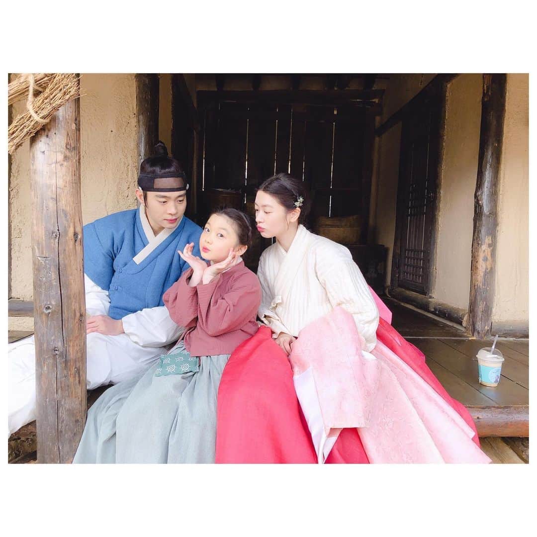 チョン・ソミンのインスタグラム：「동주 알순 해원 소듕한 우리 세 식구🌷 #기방도령」