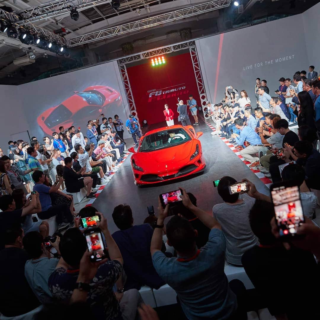 Ferrari APACさんのインスタグラム写真 - (Ferrari APACInstagram)「The #Ferrari that the world craves. @ferrari_fmk celebrates the premiere of the powerful #FerrariF8Tributo in #Seoul.」7月19日 20時45分 - ferrariapac