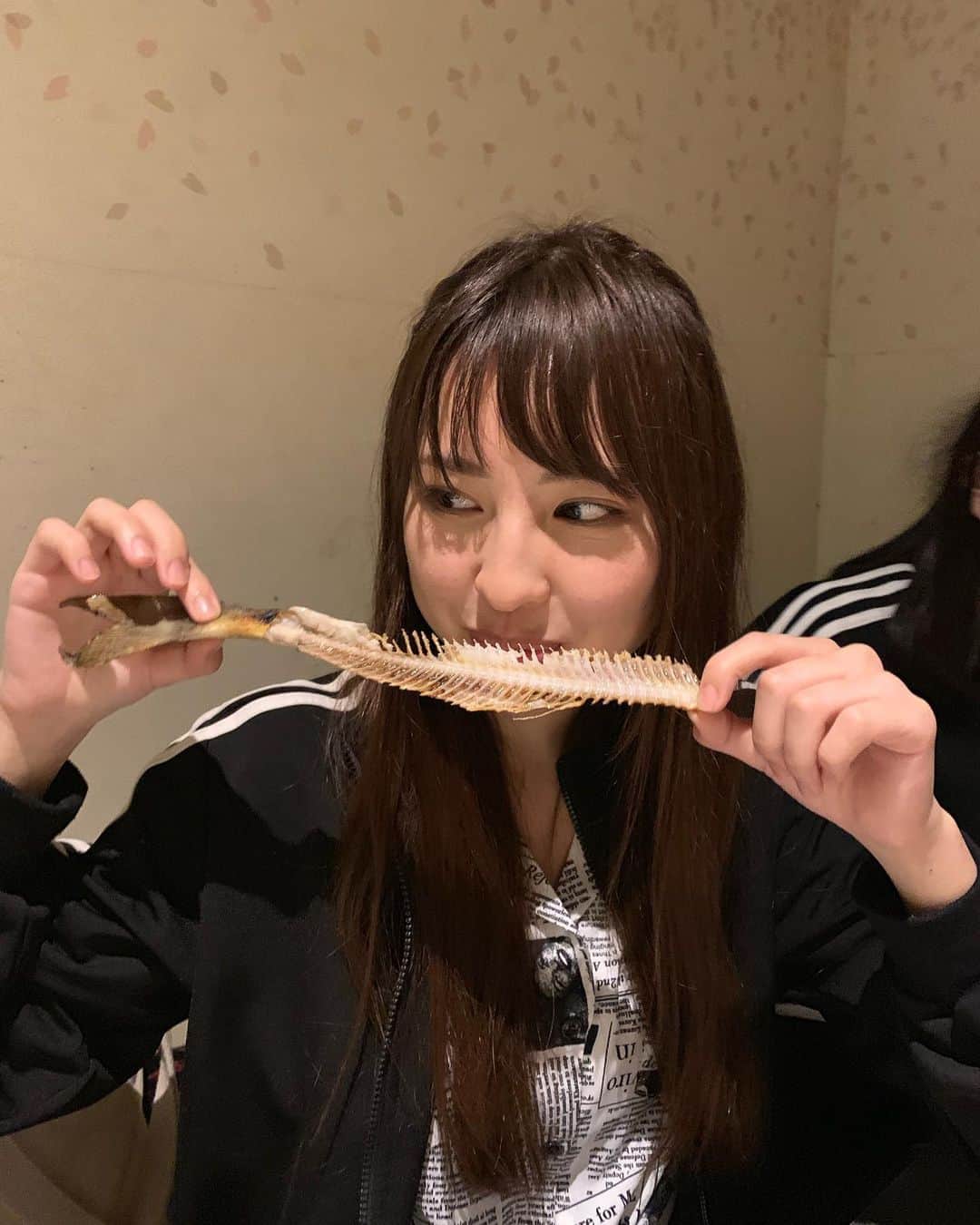 のインスタグラム：「#骨 #ほっけ #猫 #沖口優奈 #アイドル」