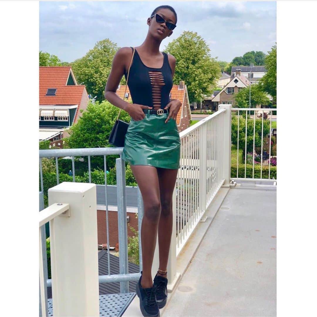 デンハムさんのインスタグラム写真 - (デンハムInstagram)「Our new green leather skirt modeled by @i_am_adamajobe 😘😘 #denham #leather #skirt #denhamthejeanmaker #thetruthisinthedetails」7月19日 20時42分 - denhamthejeanmaker