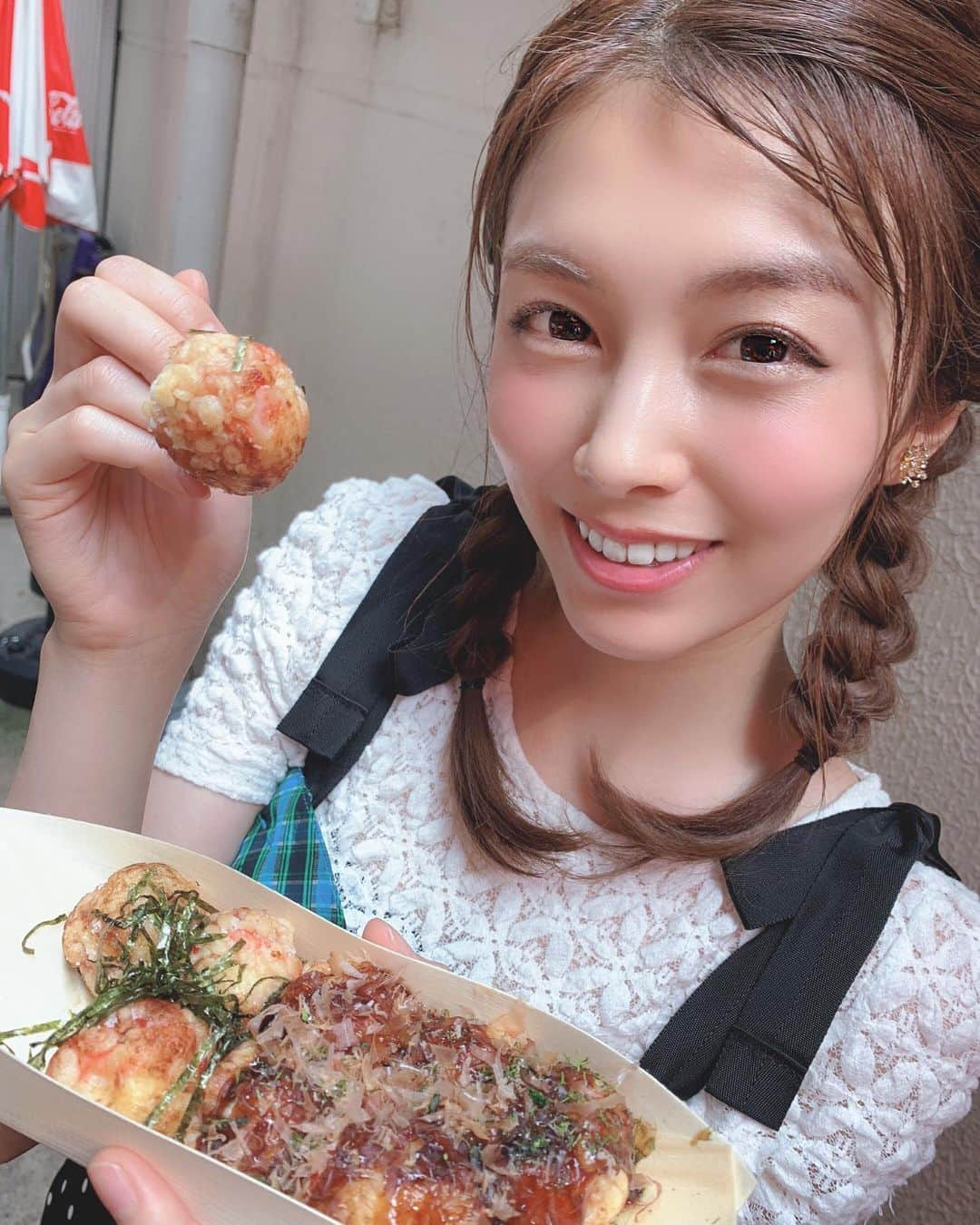 麻衣愛さんのインスタグラム写真 - (麻衣愛Instagram)「たこ焼き🐙 大場ちゃんおすすめのたこ焼きめっちゃ美味しかったー😋🍴💗 #大阪 #遠征 #たこ焼き #道頓堀 #シャルコン #キングオブコント #teamシャルコン #ソース #塩 #美味しかった #満腹 #満足 #日帰り旅」7月19日 20時43分 - maiaiii_0814