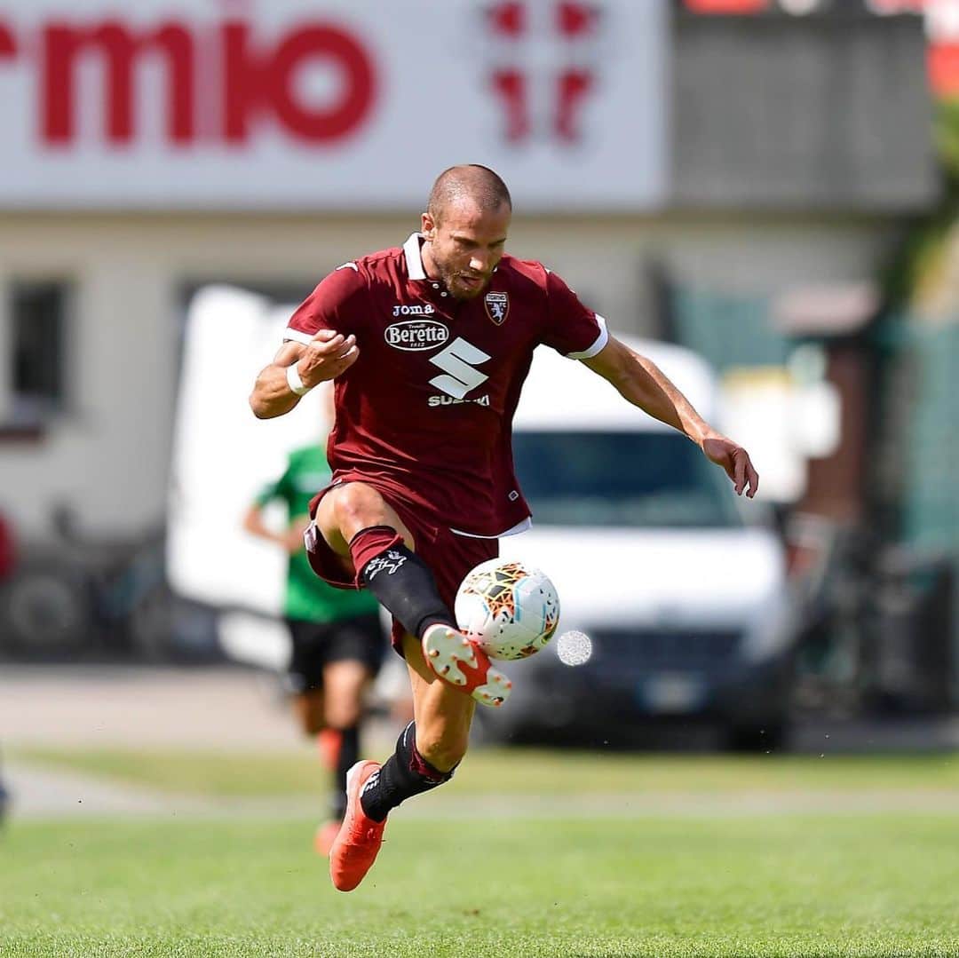 ロレンツォ・デ・シルヴェストリのインスタグラム：「Motivation is the key! 🗝 ⚽️ 💪🏻 #torinofc #passion #resilience」