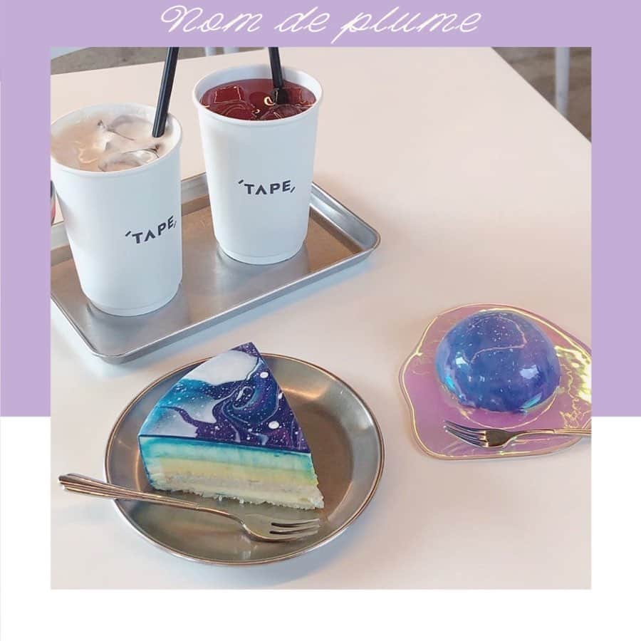 Nom de plumeさんのインスタグラム写真 - (Nom de plumeInstagram)「〝宇宙ケーキ〟と呼ばれる﻿ 美しいケーキがあるカフェ💫﻿ 『CAFE TAPE』🌌✨﻿ ﻿ 丸い宇宙ケーキの正体は﻿ なんとチーズケーキで、﻿ とっても美味しいと話題なんです！﻿ 使われているお皿も﻿ オーロラみたいで綺麗😻💖﻿ ﻿ 韓国のディープな街、﻿ 梨泰院にあるよ✨﻿ 旅行の際はぜひ訪れてみてね♡﻿ ﻿ ﻿ 🎀photo by 🎀﻿ ・@mi___157.8___ ・@dholic_staff_kaede ・@r.i.o.0627 ・@kyn______ ﻿ ◇◇◇◇◇◇◇◇◇◇◇◇◇◇◇◇◇◇◇◇◇◇◇◇◇◇◇◇◇﻿ ﻿ #nomdeplume #韓国 #韓国カフェ #梨泰院 #梨泰院カフェ #韓国旅行 #カフェ巡り #宇宙ケーキ #チーズケーキ ﻿ ﻿ ﻿」7月19日 21時00分 - nomde_official