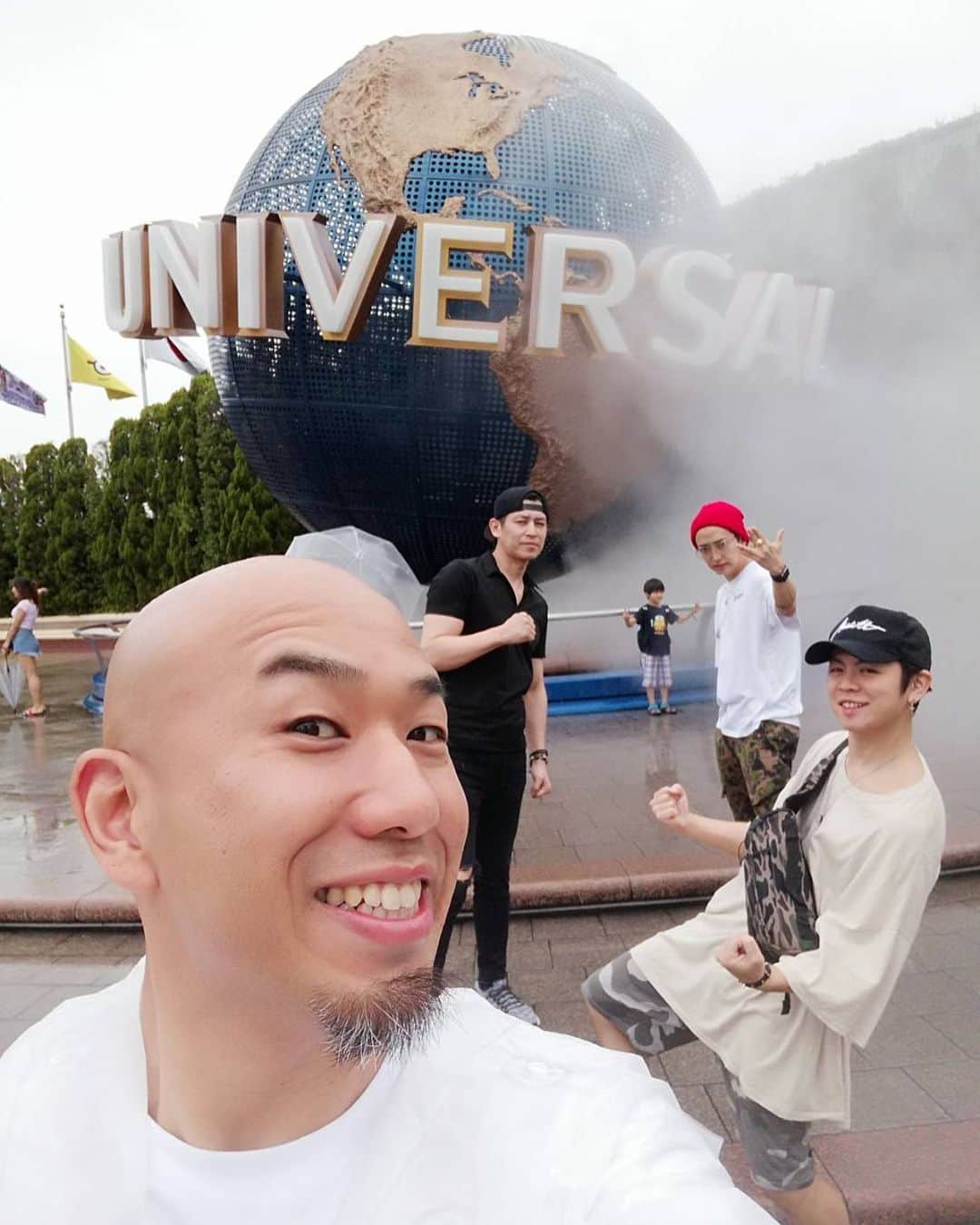 宮上元克のインスタグラム：「AKi BAND@USJ🎢 AKi TOUR「Monolith」明日は京都MUSE 18:00スタートです #AKi #Monolith」