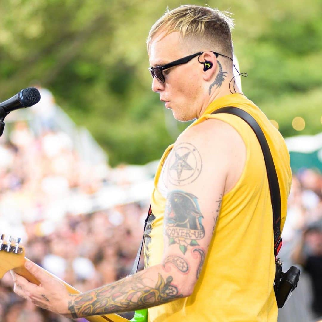 Good Morning Americaさんのインスタグラム写真 - (Good Morning AmericaInstagram)「OMG!!! @blink182 is rocking our morning. #Blink182onGMA . . . 📸 @paulalobo」7月19日 21時12分 - goodmorningamerica