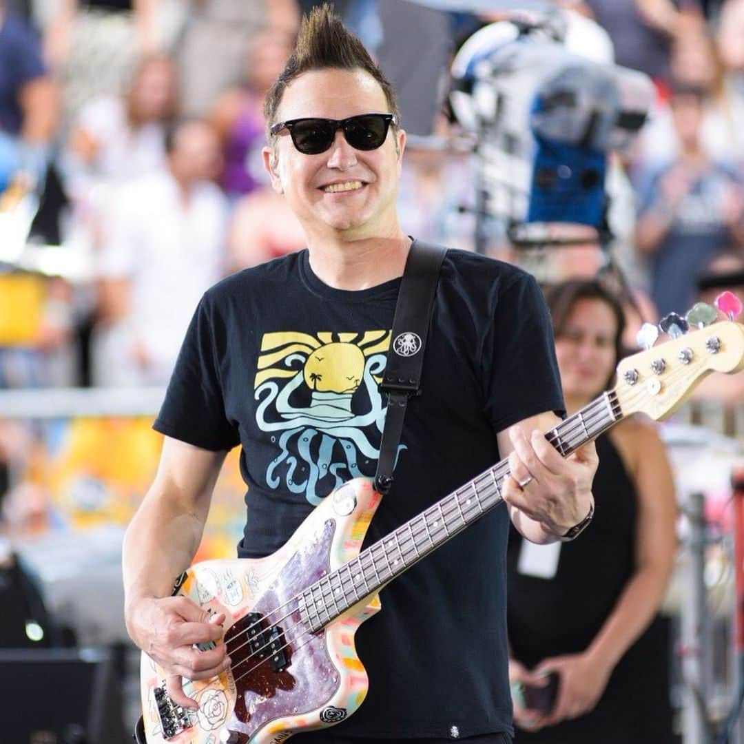 Good Morning Americaさんのインスタグラム写真 - (Good Morning AmericaInstagram)「OMG!!! @blink182 is rocking our morning. #Blink182onGMA . . . 📸 @paulalobo」7月19日 21時12分 - goodmorningamerica