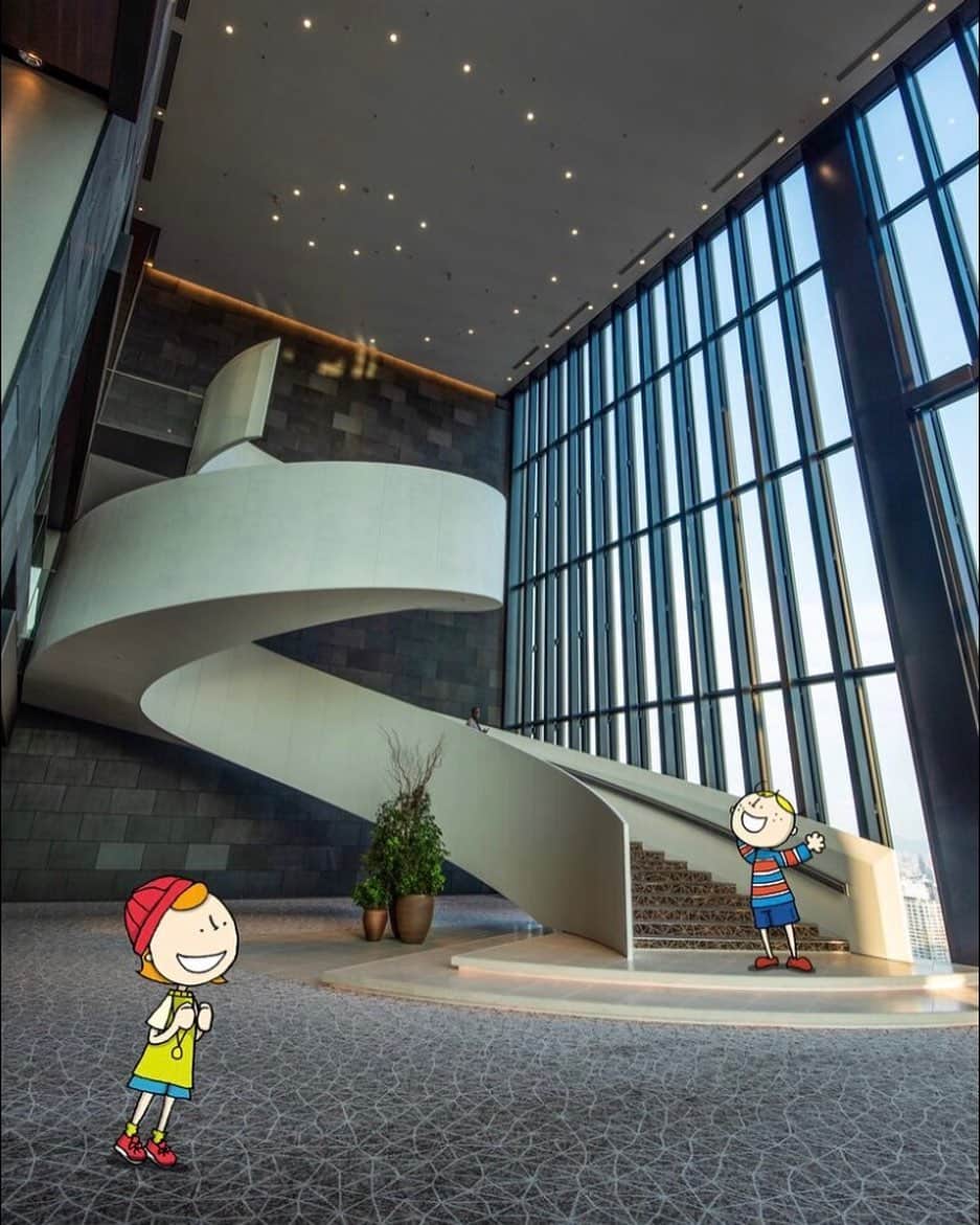 Osaka Bob（大阪観光局公式キャラクター）さんのインスタグラム写真 - (Osaka Bob（大阪観光局公式キャラクター）Instagram)「Enjoy an extraordinary Osaka stay at the modern and artistic Conrad Osaka. It’s located at a height of 200m above ground♪ ⠀⠀⠀⠀⠀ 地上200mの高さに位置するモダンでアーティスティックなデザインのコンラッド大阪で、非日常的な大阪ステイを楽しんで♪ ⠀⠀⠀⠀⠀ ————————————————————— #maido #OsakaJapan #大坂 #오사카 #大阪 #Оsака #Осака #โอซาก้า #withOsakaBob  #大阪観光 #visitjapan2019 #tourism #sightseeing #travelgram #travelinjapan #osakatrip #Оsака #Осака #โอซาก้า  #大阪旅行  #오사카여행 #日本景點 #ConradOsaka ＃コンラッド大阪」7月19日 21時32分 - maido_osaka_bob