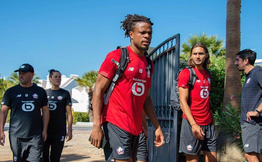 ロイク・レミーさんのインスタグラム写真 - (ロイク・レミーInstagram)「𝚃𝚁𝙰𝙸𝙽𝙸𝙽𝙶 𝙳𝙰𝚈 ⚽️ 🔴⚪️」7月19日 21時42分 - loicremy.972