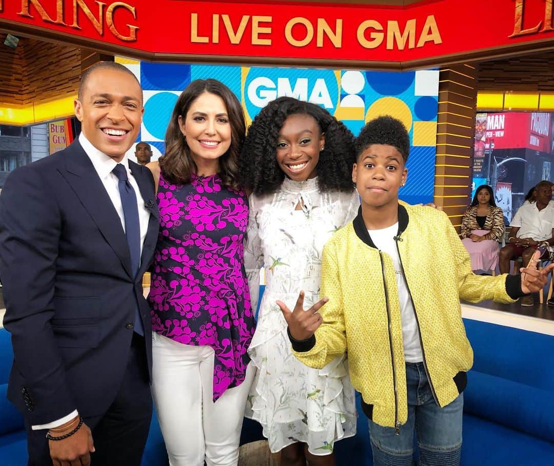 Good Morning Americaさんのインスタグラム写真 - (Good Morning AmericaInstagram)「Proud of our PRIDE! Young Nala & Simba @shahadi and @jdmccrary here live in Times Square this morning! #TheLionKing」7月19日 21時50分 - goodmorningamerica