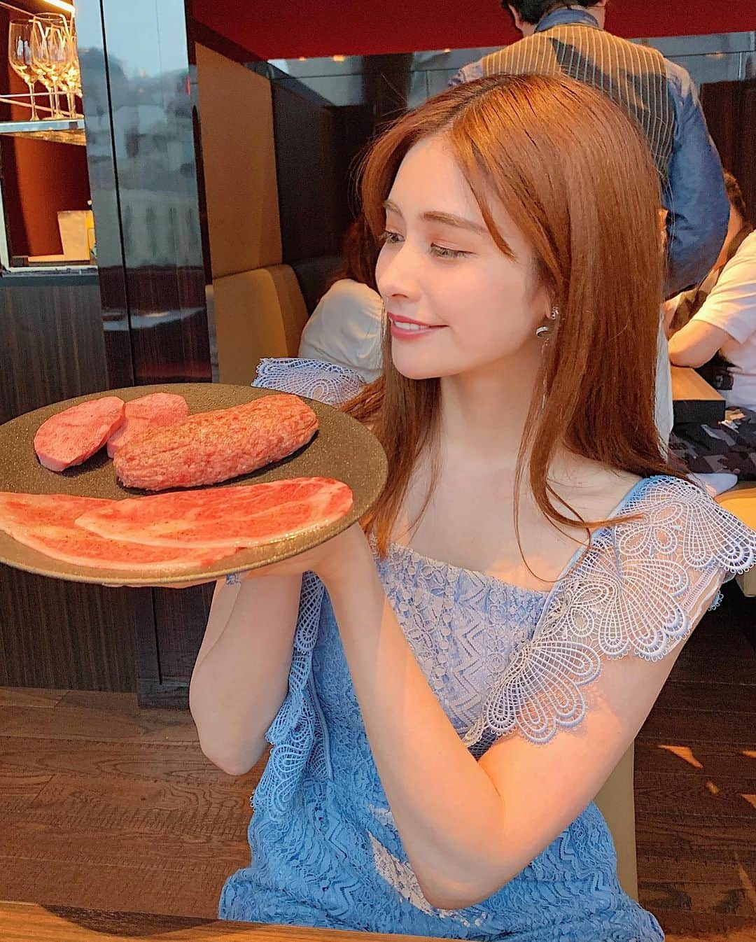 得あゆさんのインスタグラム写真 - (得あゆInstagram)「うしごろシリーズ🍖❤️👉🏻👉🏻👉🏻 ・ うしごろ銀座並木通り店にて ありさと焼肉会🍖❤️ ・ うしごろ西麻布店に引き続き 並木通り店もコンプリート❤️ ここでしか食べられないハンバーグ 食べれました✨✨✨✨ 本当に美味しくて幸せだった🍖🥺✨ ・ ・ ・ ・ ・ ・ ・ ・ ・ #うしごろ#usigoro#並木通り店#焼肉#肉#yakiniku#お肉#ディナー#夜ごはん#ヘルシー#ダイエット#食べ歩き#グルメ#女子会#ご飯#インスタ映え#カメラ女子#お洒落#東京#ヘアスタイル#スタイル#大人女子#メイク#食べるの大好き#gourmet#meat#diet#dinner#japanesegirl#japanesefood」7月19日 21時57分 - tokuayu819