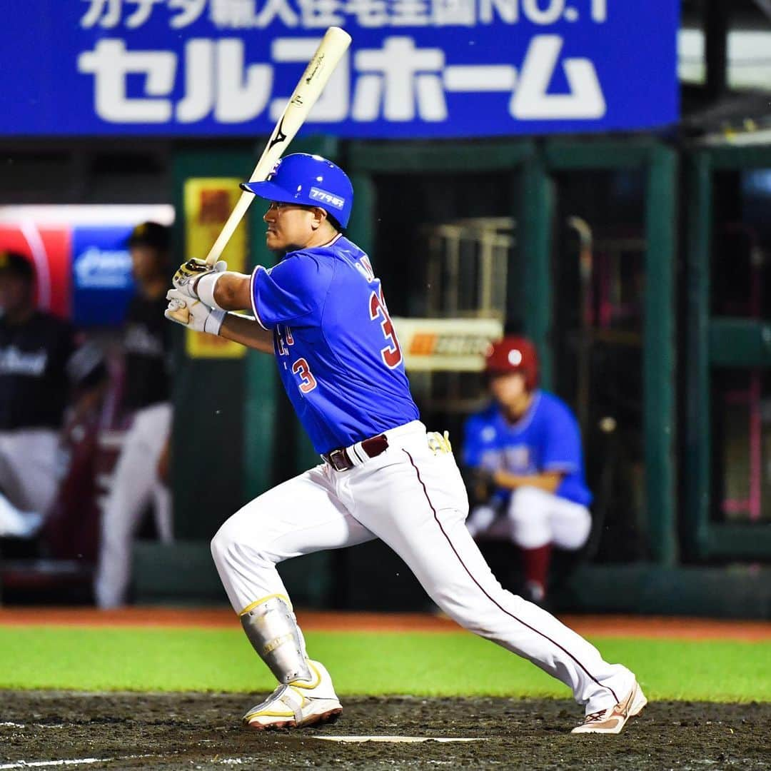 東北楽天ゴールデンイーグルスさんのインスタグラム写真 - (東北楽天ゴールデンイーグルスInstagram)「⚾️ ⚾️E 5-1 H⚾️ 美馬選手が完全試合まであと3人という快投‼️ 今季チーム初の完投勝利で6勝目👑✨ 打っては5回に茂木選手の先制10号ソロと 銀次選手の2点タイムリー2ベースなどで一挙4点👍🏼 夏スタ初戦を暑い熱い勝利で飾った🤩 #rakuteneagles #RESTART #日本一の東北へ #TOHOKUBLUE #夏スタ #美馬学 #茂木栄五郎 #銀次」7月19日 22時07分 - rakuten_eagles