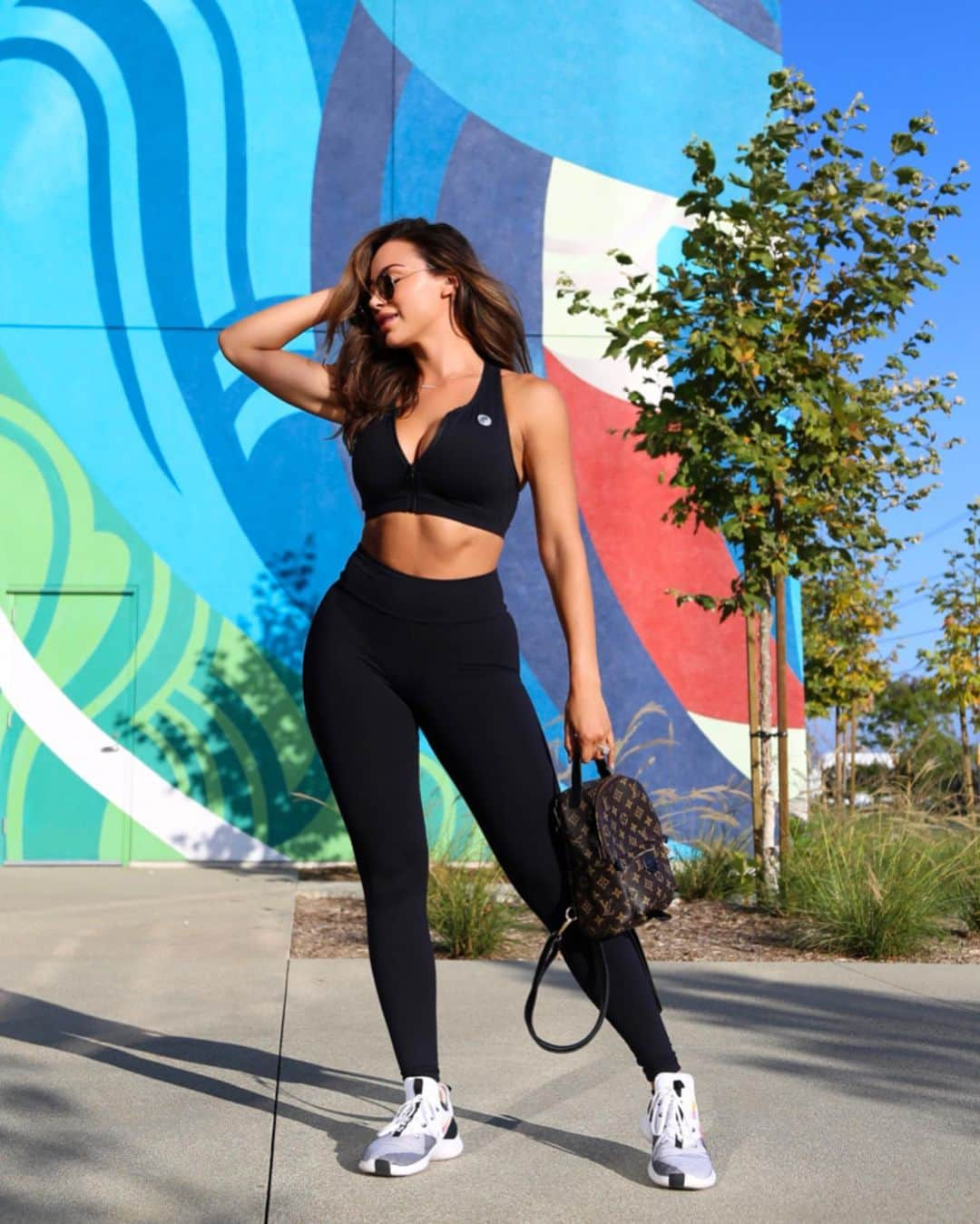 アナ・チエリさんのインスタグラム写真 - (アナ・チエリInstagram)「Restocked! 🖤🖤🖤 @Cherí_fit Black Scrunch Butt Leggings and Black Unite Zipper Bra!! Link in bio or CheriFit.com .  #CheriFit #CheriGang #Fitness #strong #BossBabe #leggings #activewear #Challenge #fit #transformation #gym #fashion #lifestyle #blogger #travel #life #workout #Healthy #style #ootd #california #Pilates #yoga #dance #move #weightlifting #HIIT #FitGirls」7月19日 22時14分 - anacheri