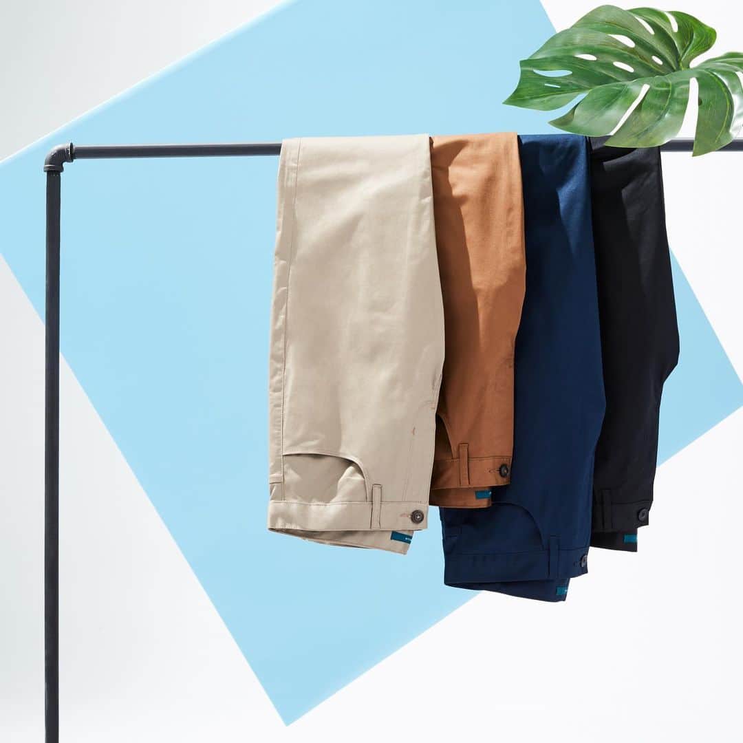 ペリーエリスのインスタグラム：「Add versatile style to your wardrobe with the Slim Fit Satin Pant. Link in bio. #PerryEllis #LifeReadySince1976」