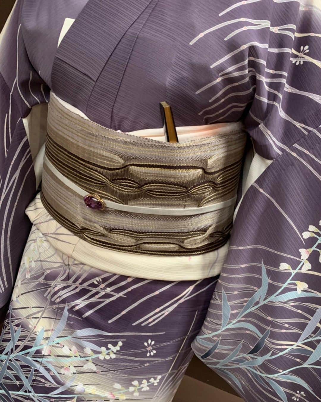 夏木マリさんのインスタグラム写真 - (夏木マリInstagram)「「Wの悲劇」は 全てお着物、これは本編には写真にしか登場しないので、見てね。  夏の着物は楽しい、、、 #瑠璃柳  呂 訪問着 #組織り帯  #アメジスト帯留め  #山清堂 #Wの悲劇 #土屋太鳳 #kimono #marinatsuki  #natsukirock  #夏木マリ」7月19日 22時29分 - mari_natsuki