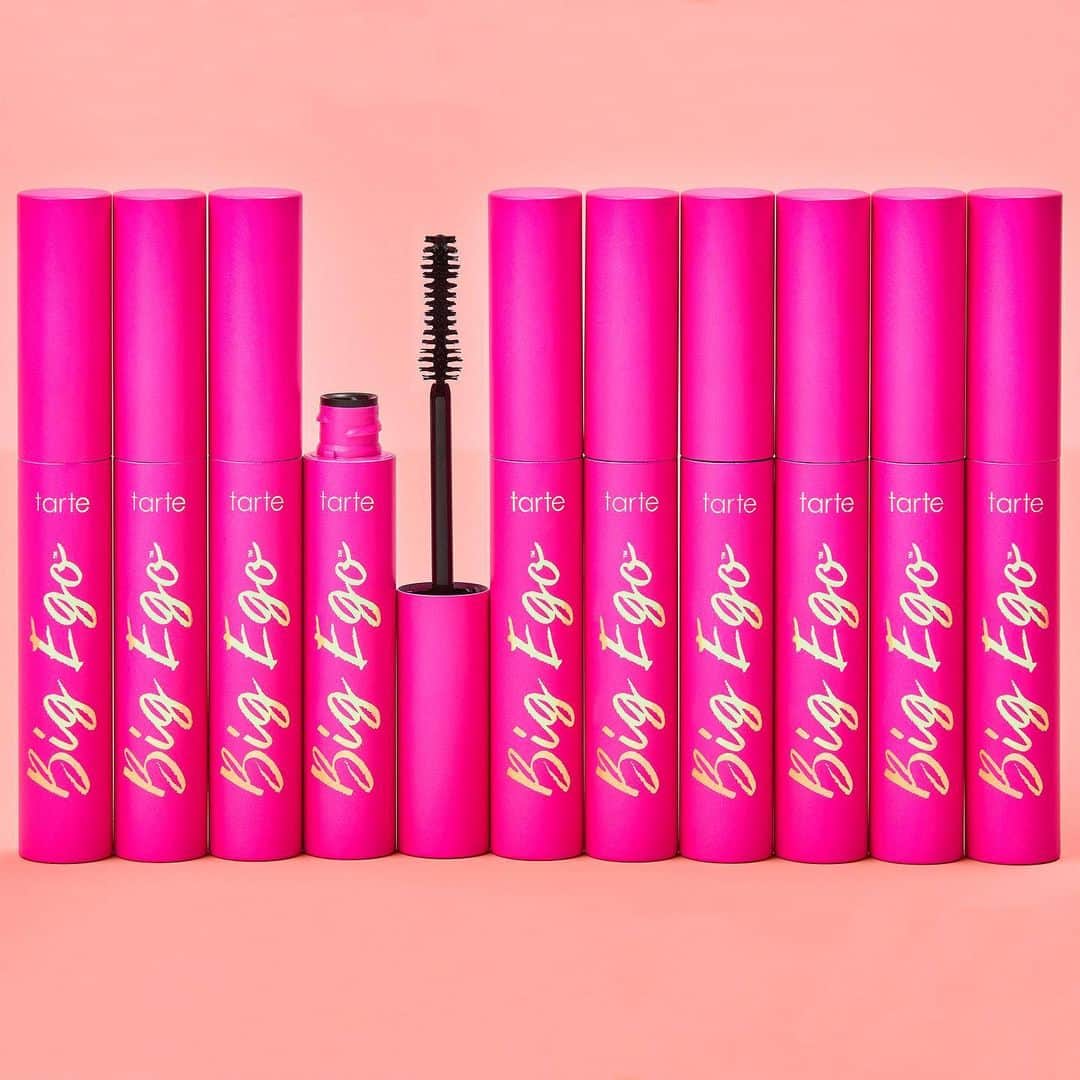 Tarte Cosmeticsさんのインスタグラム写真 - (Tarte CosmeticsInstagram)「Let your lashes be full of themselves with our big ego™ #vegan mascara! 💗💗💗 This MUST-HAVE coats each & every lash for MAXXX-imum flutter, voluminous finish & the best lashes of your lifetime. Our confiDENSE booster brush™ mimics the curves of your lashline to build root to tip volume & has a twisted double fiber bristle brush for max pigment load. #bigegolashes #mybigego #plantpowered」7月20日 4時03分 - tartecosmetics