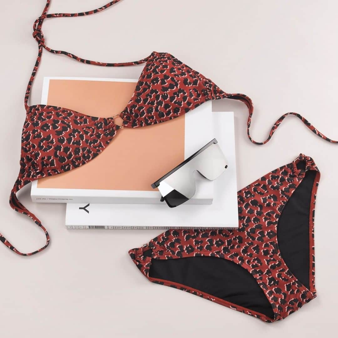 アクセサライズのインスタグラム：「Friday’s aesthetic belongs to our sustainable leopard print bikini made from recycled plastic and these mega-statement ski shades. We’ve got the pieces that will inject sunshine☀️into your day. Tap the link in the bio to shop now.  #Accessorize #DesignedForGood #sustainablefashion」