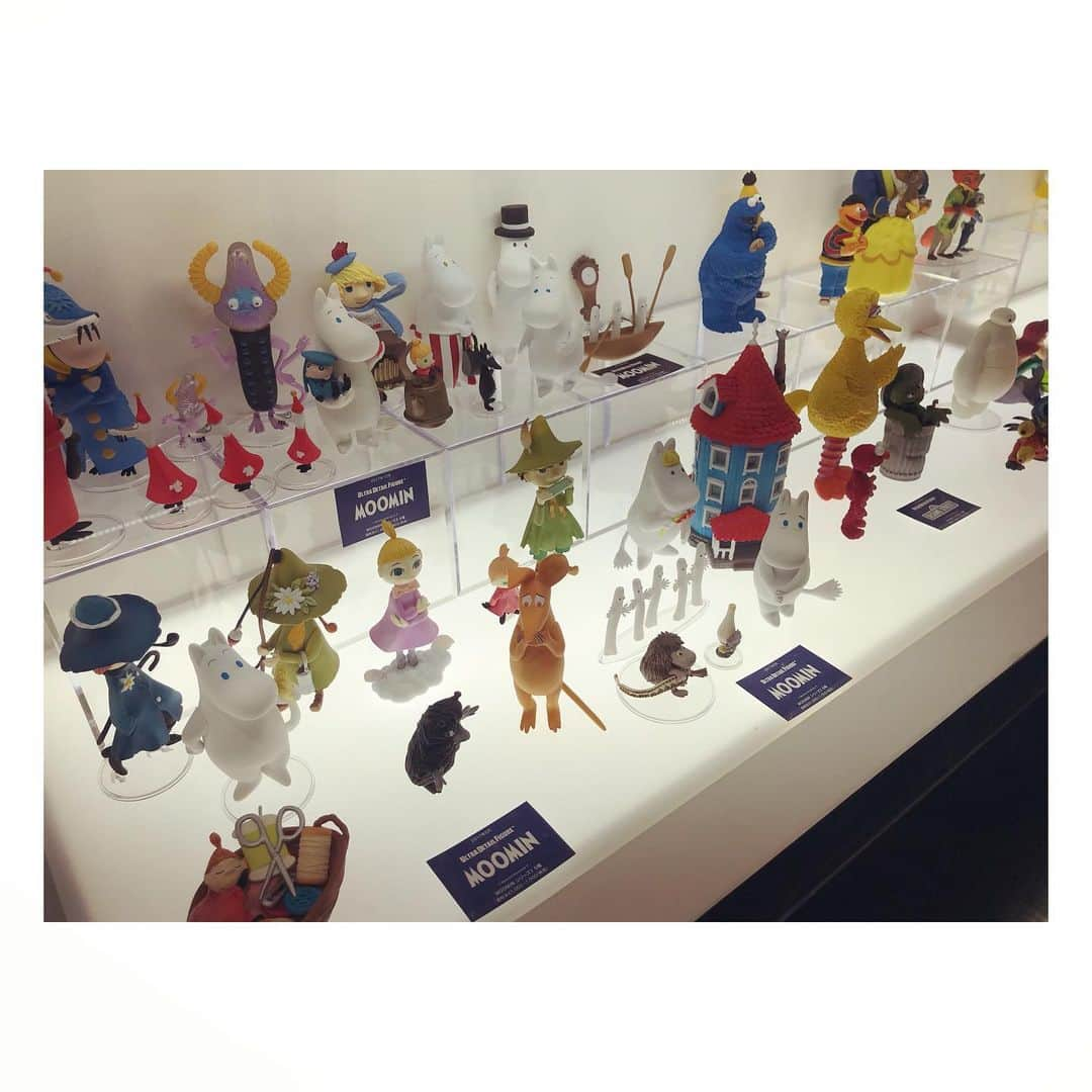 入山法子さんのインスタグラム写真 - (入山法子Instagram)「MEDICOM TOY EXHIBITION ‘19レセプションパーティにお邪魔しました✨モリスもいたよ〜。つのがはえた猫です。ふわもこで可愛かった…🤤💓」7月19日 22時34分 - iriyamanoriko_official