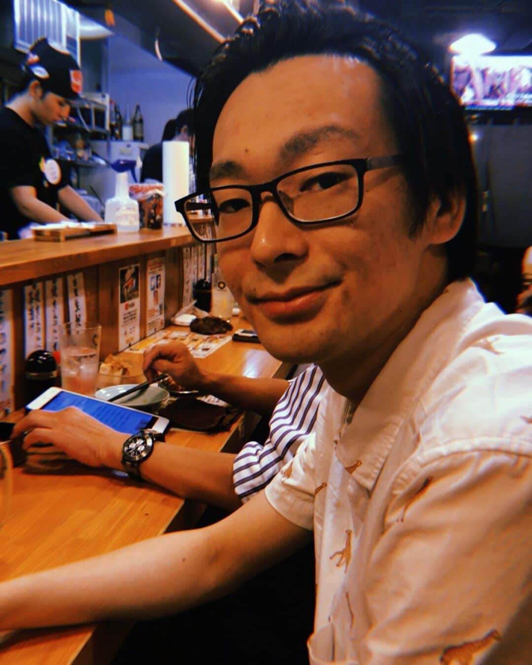 酒井孝太さんのインスタグラム写真 - (酒井孝太Instagram)「新宿にて、数年ぶりにナタ兄にご馳走になりました。凄く暖かい気持ちになりました。有り難い、感謝。 2枚目は「映えるな〜」と言いながらナタ兄が撮ってくれた僕です笑 #ニュークレープ #ナターシャ さん」7月19日 22時55分 - sakaikota