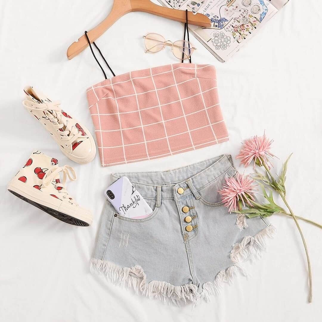 SHEINさんのインスタグラム写真 - (SHEINInstagram)「Fridays are for plaid💗💗 Search '745191' link in bio. #SHEIN #SHEINOOTD #SHEINstyle #OOTD #SHEINss2019 #top #cami #grid」7月19日 23時02分 - sheinofficial