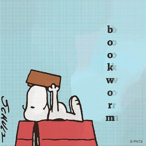 スヌーピーさんのインスタグラム写真 - (スヌーピーInstagram)「Spending Summer with my nose stuck in a book 📖」7月19日 23時11分 - snoopygrams