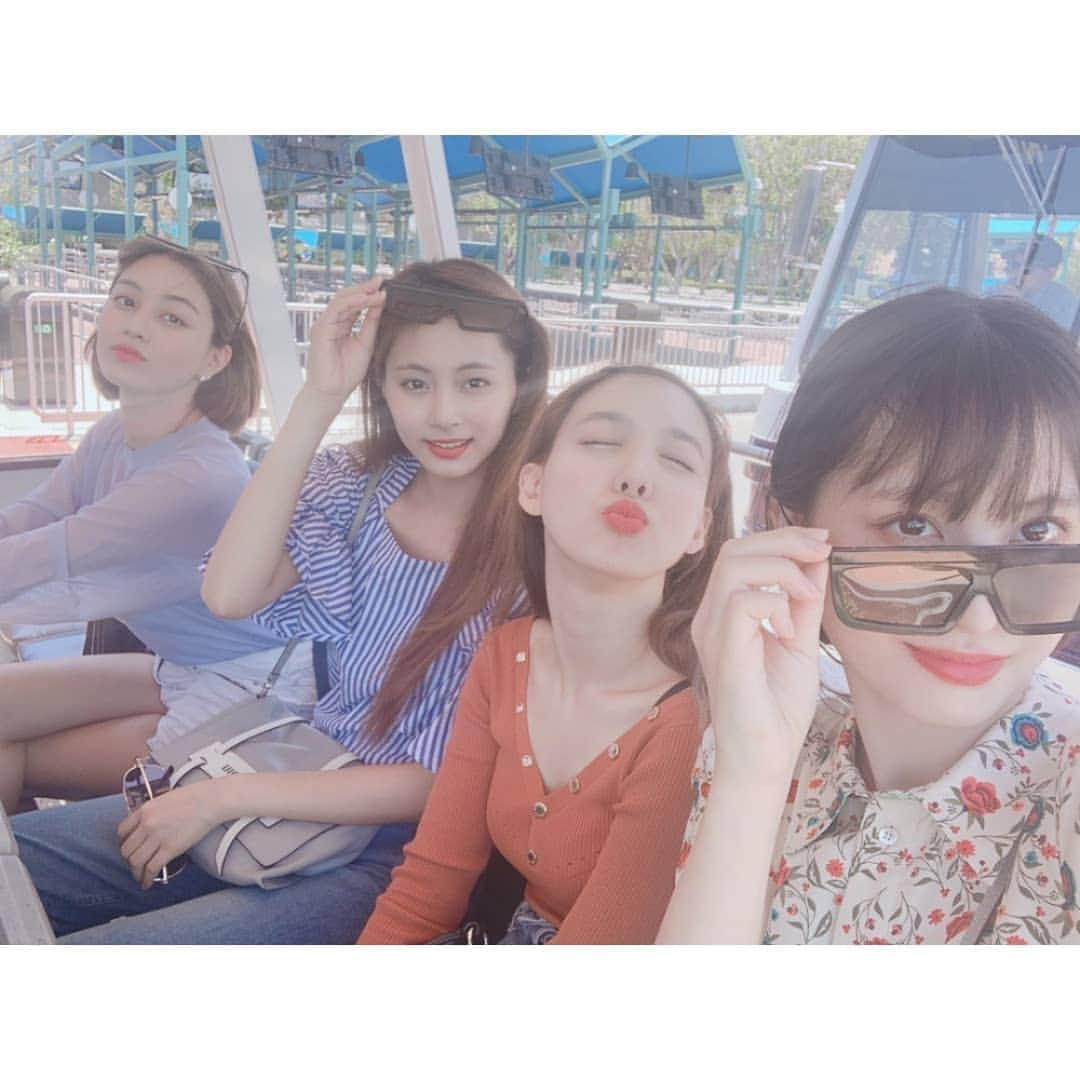 TWICEさんのインスタグラム写真 - (TWICEInstagram)「💙🌈🧸🌼🍑」7月19日 23時23分 - twicetagram