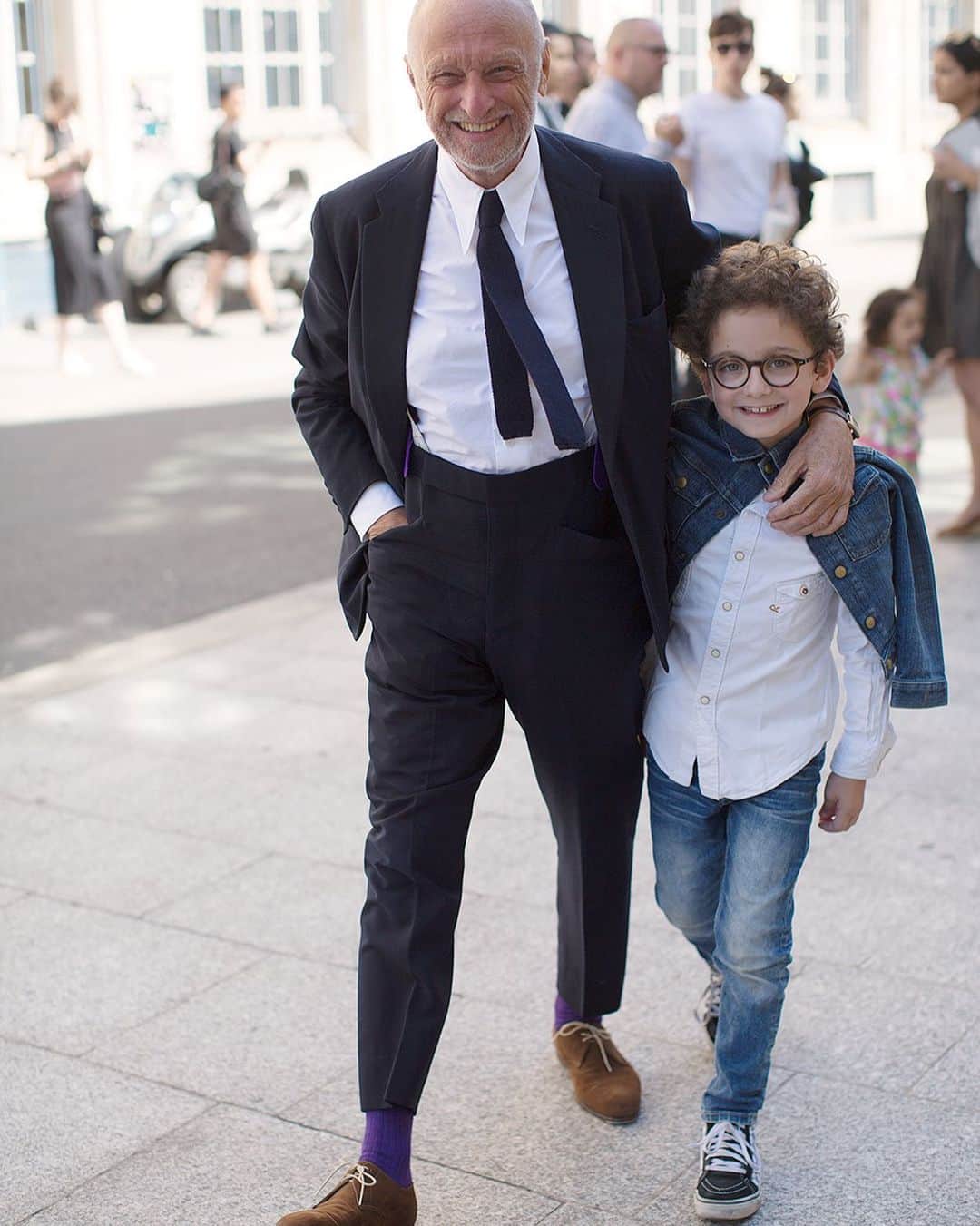 スコット・シューマンのインスタグラム：「It’s great to see style passed on from one generation to the next! Viva Style! Paris (Check Stories for a better crop of the image)」