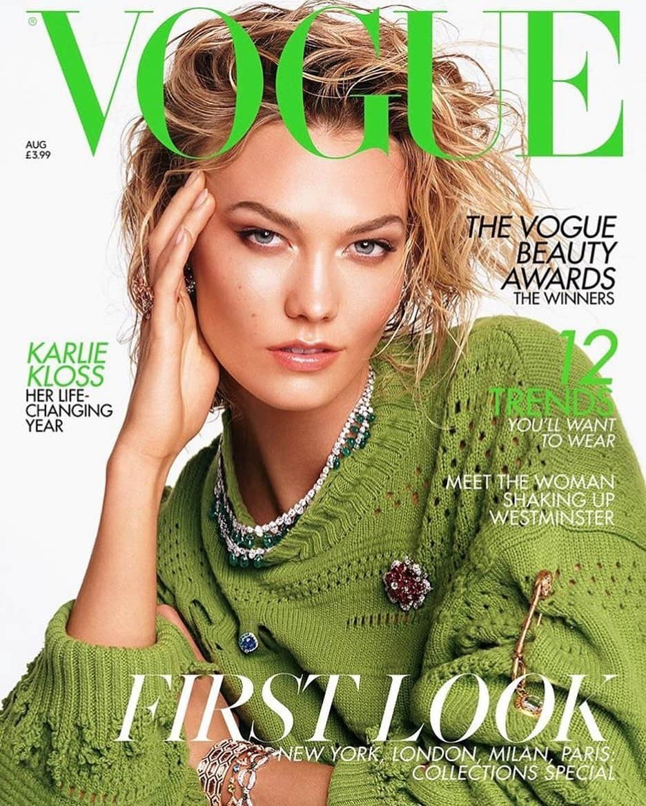 ドナテラ・ヴェルサーチさんのインスタグラム写真 - (ドナテラ・ヴェルサーチInstagram)「Karlie looking just so gorgeous on the cover of @britishvogue ❤️ 🇬🇧」7月19日 23時20分 - donatella_versace