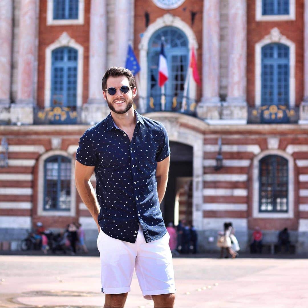 エールフランスのインスタグラム：「This weekend, fly to Paris for the Lollapalooza festival with @clementlazuech who’s in charge of our Instagram account. Ce week-end, envolez-vous vers Paris pour le festival Lollapalooza avec @clementlazuech, aux commandes de notre compte Instagram. #FrenchFlair  #CarteAFAmex」