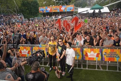 blink-182さんのインスタグラム写真 - (blink-182Instagram)「Good Morning America! @goodmorningamerica #blink182onGMA」7月19日 23時39分 - blink182