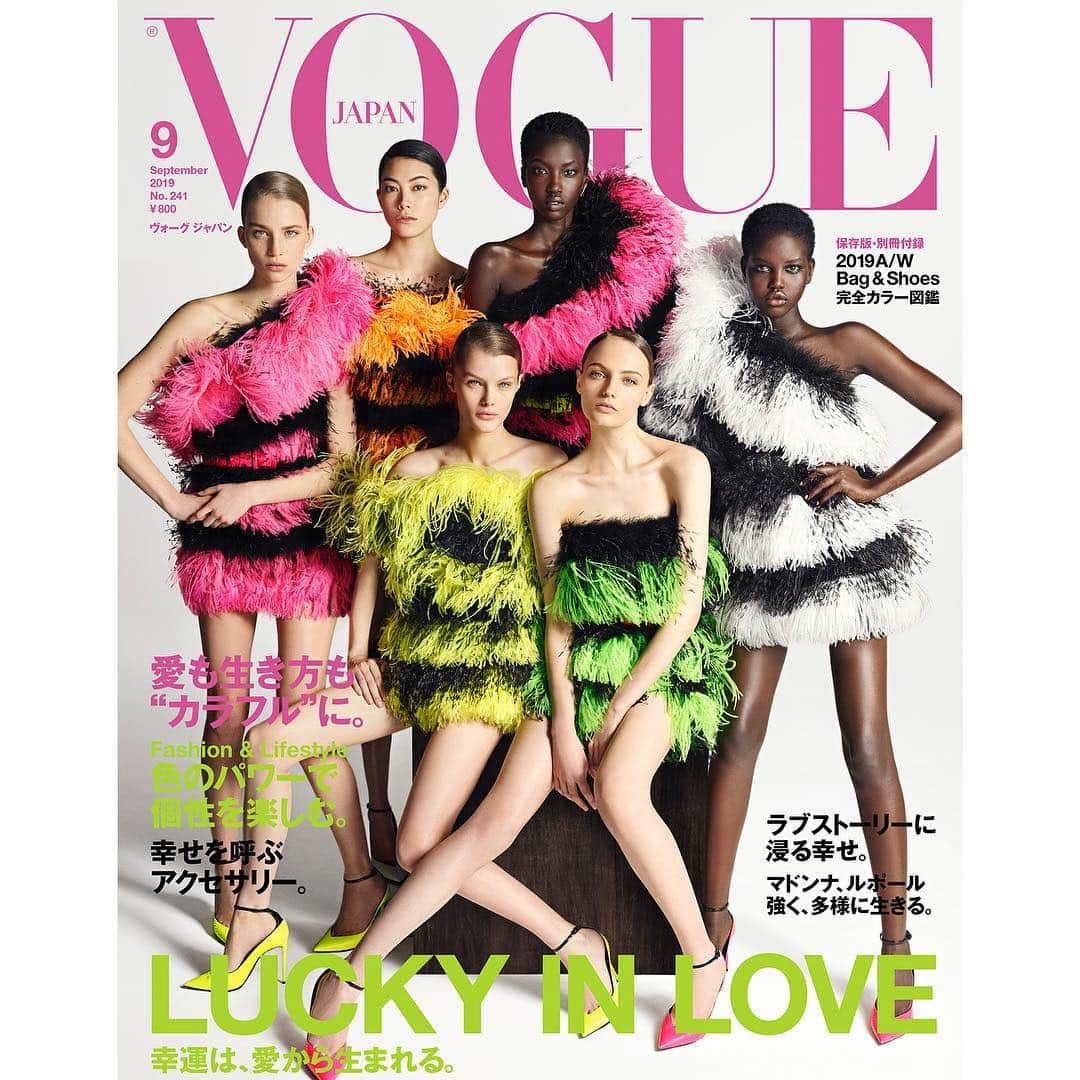 ルイージ&イアンゴさんのインスタグラム写真 - (ルイージ&イアンゴInstagram)「The new VOGUE JAPAN @voguejapan 20 years anniversary 🎊🍾🎂 ♥️♥️♥️♥️♥️♥️ thank you for this amazing opportunity and always fun shootings we create together 🍾🥂🌟🎂 @luigiandiango @luigimurenu  styles by the iconic @anna_dello_russo special thanks @saori_vj @yuisugiyama @lloydsimmondsmakeup @fransummers @adutakech @anokyai @rebeccalongendyke @kris_grikaite @hikari @pg_dmcasting @2bmanagement」7月19日 23時46分 - luigiandiango