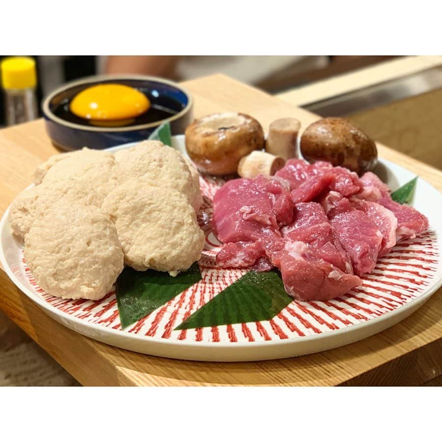 中田奈沙さんのインスタグラム写真 - (中田奈沙Instagram)「New open🤤 @yakiniku.oba @fallindebu さんのインスタをみて 気になっていた《新橋焼肉 おおば》へ 早速行ってきました🤗❤️ 牛、豚、鳥、鹿、羊など、様々なお肉や、 つまみ系メニューやご飯物も秀逸✨✨ まだまだたべたいメニュー沢山なので、 また近々行かなくては😋❤️ * #奈沙ログ #奈沙ログin新橋 #やっぱり米が好き #noricenolife * ⬅︎swipe⬅︎ ①②炊き立て けいじの牛すじ麻辣麻婆ごはん ③炊き立てごはん ④えぞ鹿 ⑤あのロース ⑥つくね&かしら ⑦あのタン ⑧鶏白レバーたたき ⑨旨ラム炙り刺し ⑩パクチーと砂肝 * * #yakiniku #rice #shinbashi #tokyo #foodie #instafood #foodstagram #foodporn #instafood #foodgasm #phakchi #coriander #gourmet #spicy #焼肉 #新橋焼肉おおば #新橋 #グルメ #麻辣 #パクチー #ラム #鹿 #ジビエ #飯テロ #コスパ」7月19日 23時56分 - nasa_nakada