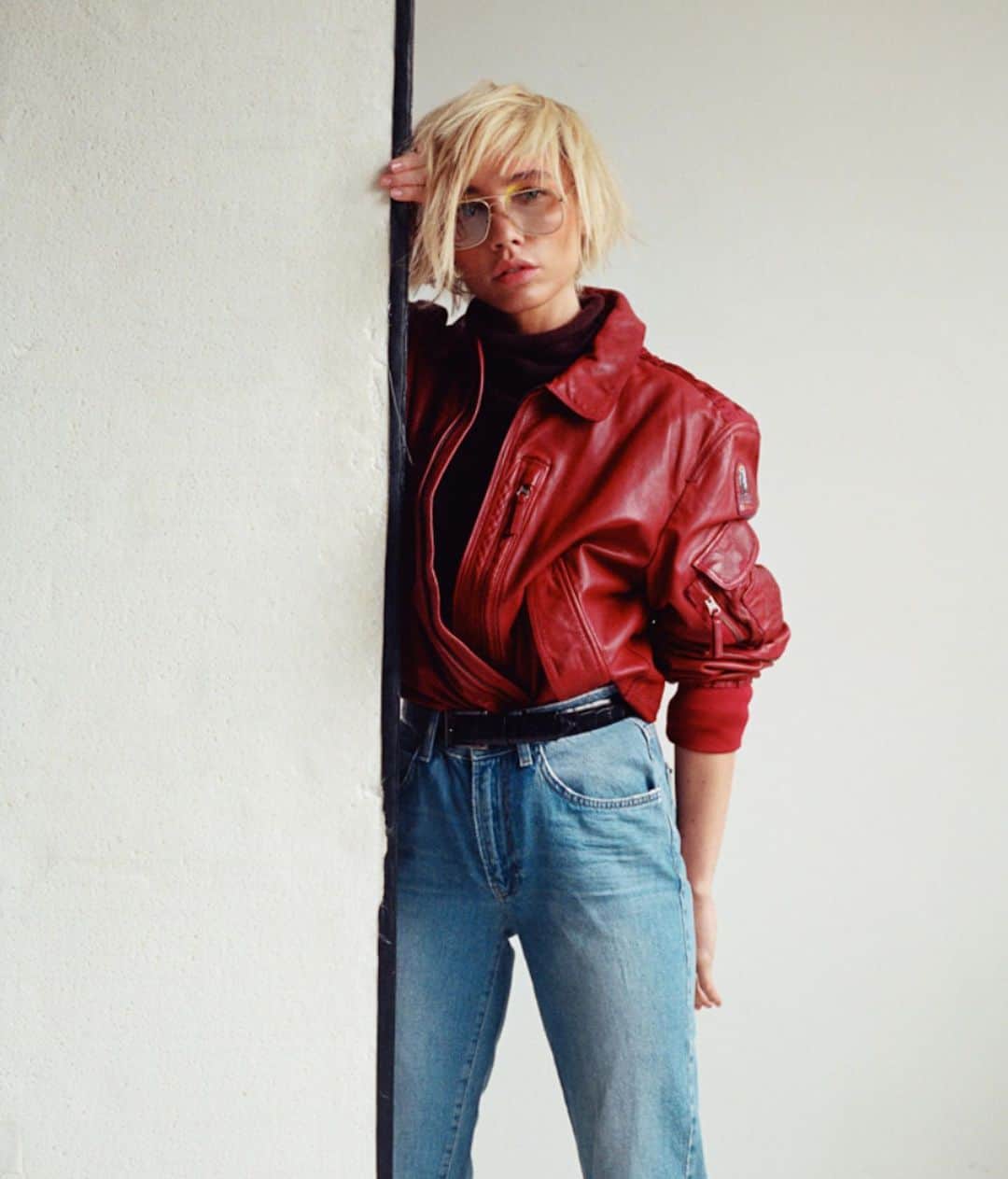 のインスタグラム：「Singer @yunggoldilox in @nowfashion wearing the Brigadier Leather jacket! . . . #parajumpers #pjs #pjsfriends #jacket #spring #summer #springsummer #summercollection #newcollection #adventurer #summertime #summerishere #nature #adventure #explore #traveller #explorer #jackets #singer #jacket #leather #BRIGADIERLEATHER」