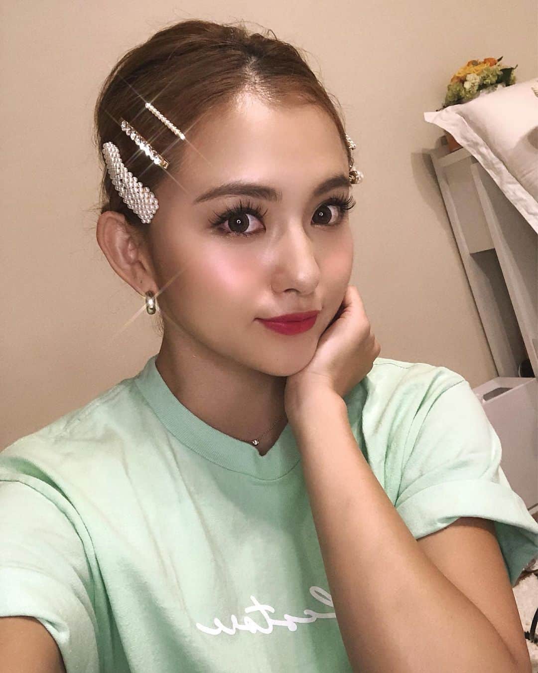 カレンさんのインスタグラム写真 - (カレンInstagram)「今日はデコStyle🍏🐢 明日は５時半起きだから早く寝るぅー!!!💤 おやすみ😴😘💕 #selfie #gn #goodnight #おやすみ #mfcstore #makeup #japanesegirl」7月20日 0時01分 - cjd_karen