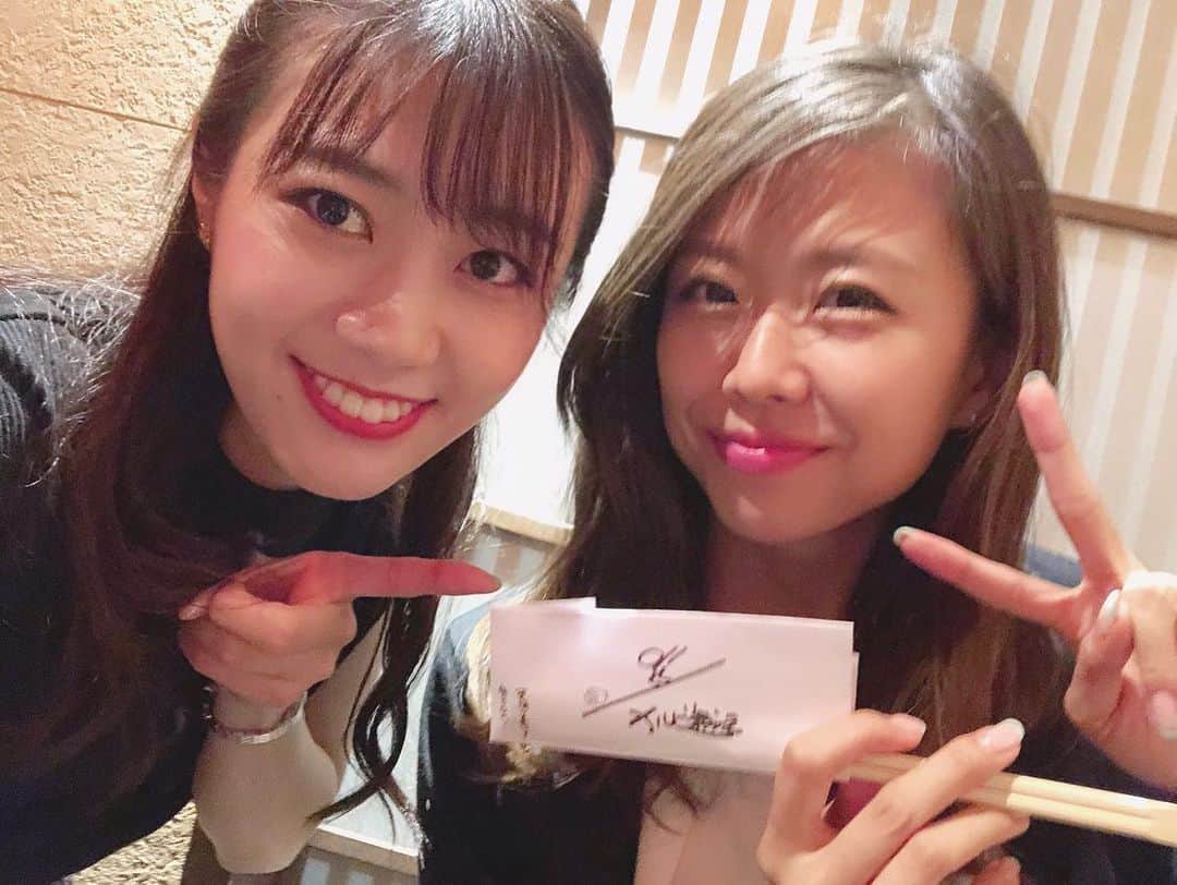 のインスタグラム：「. お肉食べたい欲に負けて急遽【肉会🍖】開催🐮❤️ 美味しかったし、楽しかった😋 ハナちゃんとは基本、お肉しか食べに行ってないね〜🥰 そして、ハナちゃんは私の事好きすぎやね〜🤣🤣🤣❣️笑 ･ #肉会 #神戸 #カルビ越え」