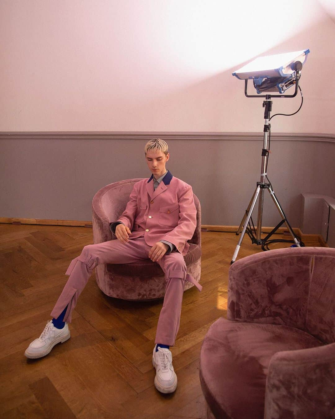 ポールスミスさんのインスタグラム写真 - (ポールスミスInstagram)「Tones! @mikkoputtonen  #PaulSmithAW19 #PaulSmith #PFW #pink」7月20日 0時14分 - paulsmithdesign