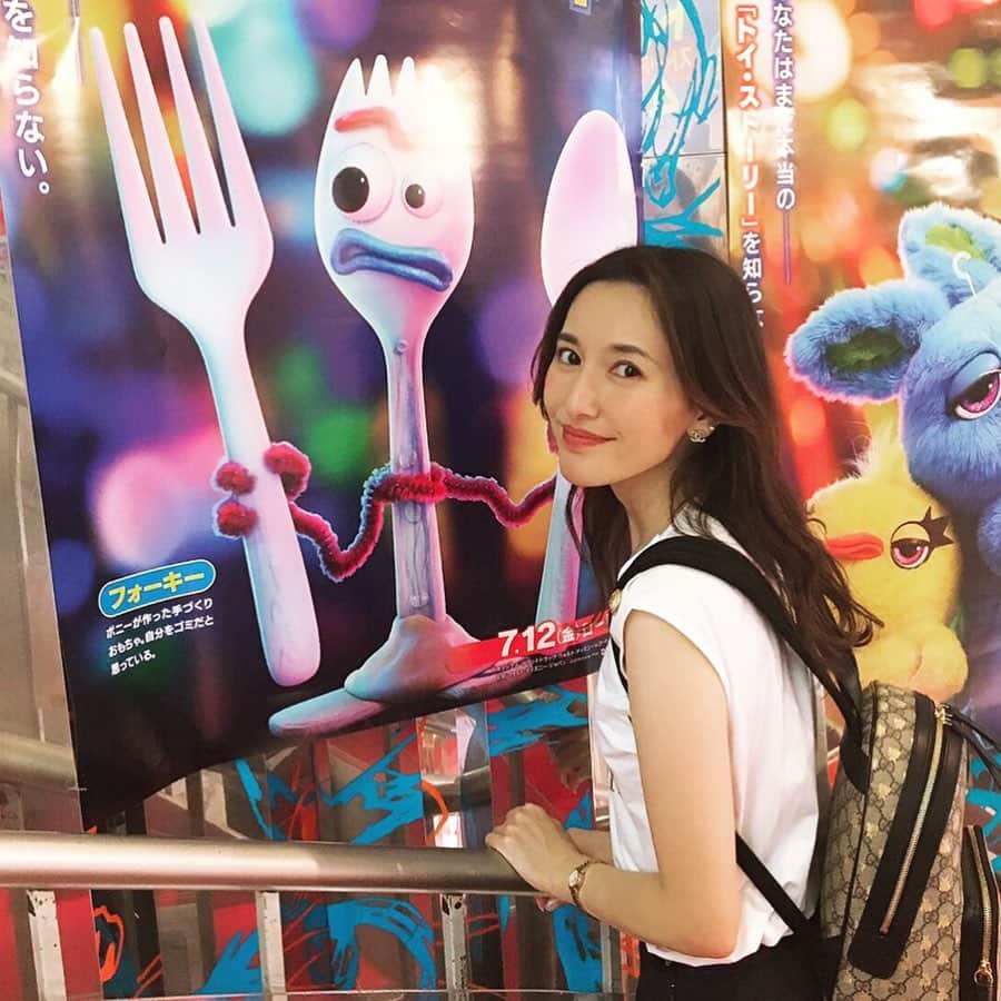 松本リコのインスタグラム：「・ ・ ・ ・ トイストーリー4 観に行きたいのに… 時間ない(´；ω；｀) ・ ・ ・ #japanesegirl #japangirl  #japanesemodel #japanmodel #yahoo #お洒落 #インスタグラマー  #インフルエンサー #撮影 #ハーフ顔 #ハーフモデル #fashion #通販モデル #ファッション #楽天 #通販 #toystory4  #トイストーリー4 #明日も仕事」