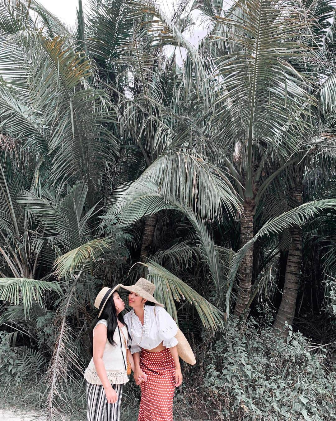 島野ミキさんのインスタグラム写真 - (島野ミキInstagram)「・ ・ 📍 COCO PALM GARDEN BEACH GUAM ▼mama tops… @zara  skirt… @esutoreja ・ ▼kids tops&pants… @zarakids ・ ・ #guam#ヒルトングアム#hiltonguam﻿#cocopalmgardenbeach#tabinikkireiwa  #プレミアホテルグループ#premierhotelgroup #guam #水着#ootd#swimwear #model#fashion #style#outfit#resort#Hotel#genic_mag#撮影#旅#旅行#海外旅行#ここにitta #tabijyo_hotel#グアム好きな人と繋がりたい#弾丸トラベラー#genic_guam#グアム旅行」7月20日 0時36分 - miki_shimano