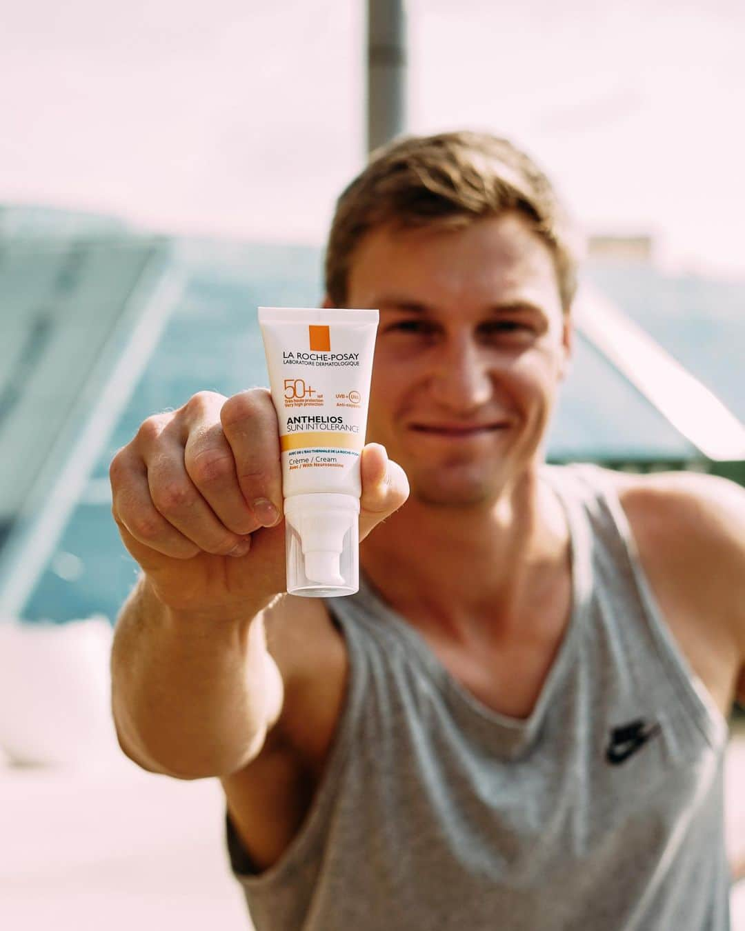 トーマス・レーラーさんのインスタグラム写真 - (トーマス・レーラーInstagram)「Anzeige/Ad Being outside and under the sun is part of athlete life. With @larocheposay_de I found a sun screen that is designed to fits my #activelife in the sun! Especially I appreciate the sensitive skin tolerant and no sticky texture. Even with sun allergy problems the @larochepoday_de #ANTHELIOS SUN INTOLERANCE LSF 50+ is the perfect solution to keep being active in the sun. ☀️#LaRochePosay #myrecommendation #sensitiveskin #shakashaka」7月20日 0時42分 - thomasroehler