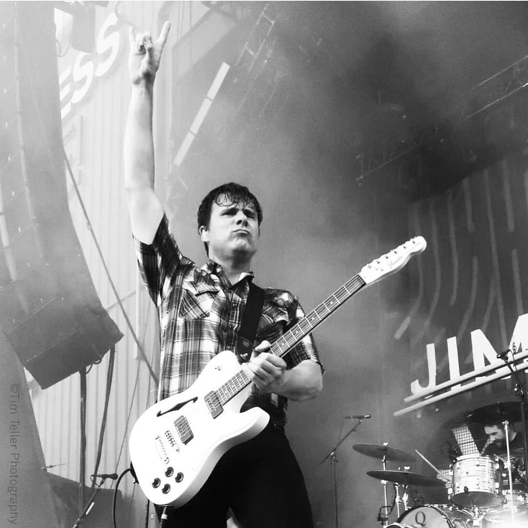 Jimmy Eat Worldさんのインスタグラム写真 - (Jimmy Eat WorldInstagram)「Cannot wait to rock the @merriweatherpp tonight! Who’s coming out to hang with us and what’s on the tailgate menu? We’ll be on stage at 7:45. 🤘😆 photo: @drrock62」7月20日 0時43分 - jimmyeatworld