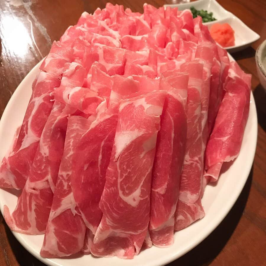 奥村愛子のインスタグラム：「* 前から見ても美しい 後ろから見ても美しい」