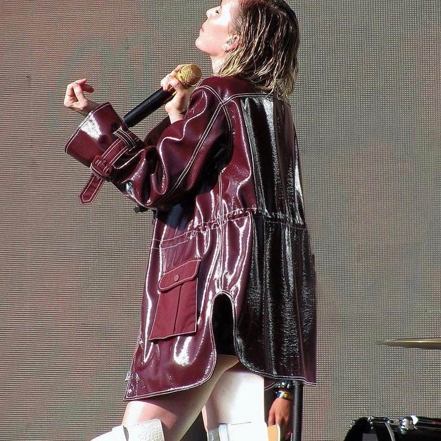 ガンニさんのインスタグラム写真 - (ガンニInstagram)「@lykkeli in our Pre-Fall 19 patent jacket & thigh high western boots #gannigirls #ganni」7月20日 0時45分 - ganni