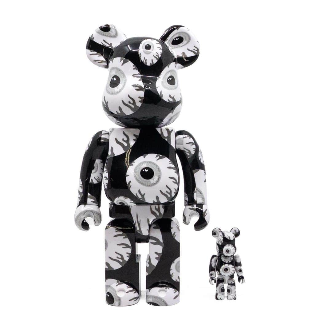 ミシカさんのインスタグラム写真 - (ミシカInstagram)「Premiering this weekend at the @medicom_toy 2019 #toy exhibition is the  100% & 400% monochrome #keepwatch #bearbrick set! Release details coming S👁👁N」7月20日 0時46分 - mishkagram