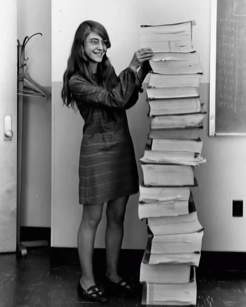 ヒラリー・クリントンさんのインスタグラム写真 - (ヒラリー・クリントンInstagram)「Just one of the women who helped get those men on the moon: Margaret Hamilton, who led the team that wrote Apollo 11's on-board flight software. In this photo, she's standing next to the software's code. Seeing the moment of the moon landing, she said, “I remember thinking, Oh my God, it worked."」7月20日 1時07分 - hillaryclinton