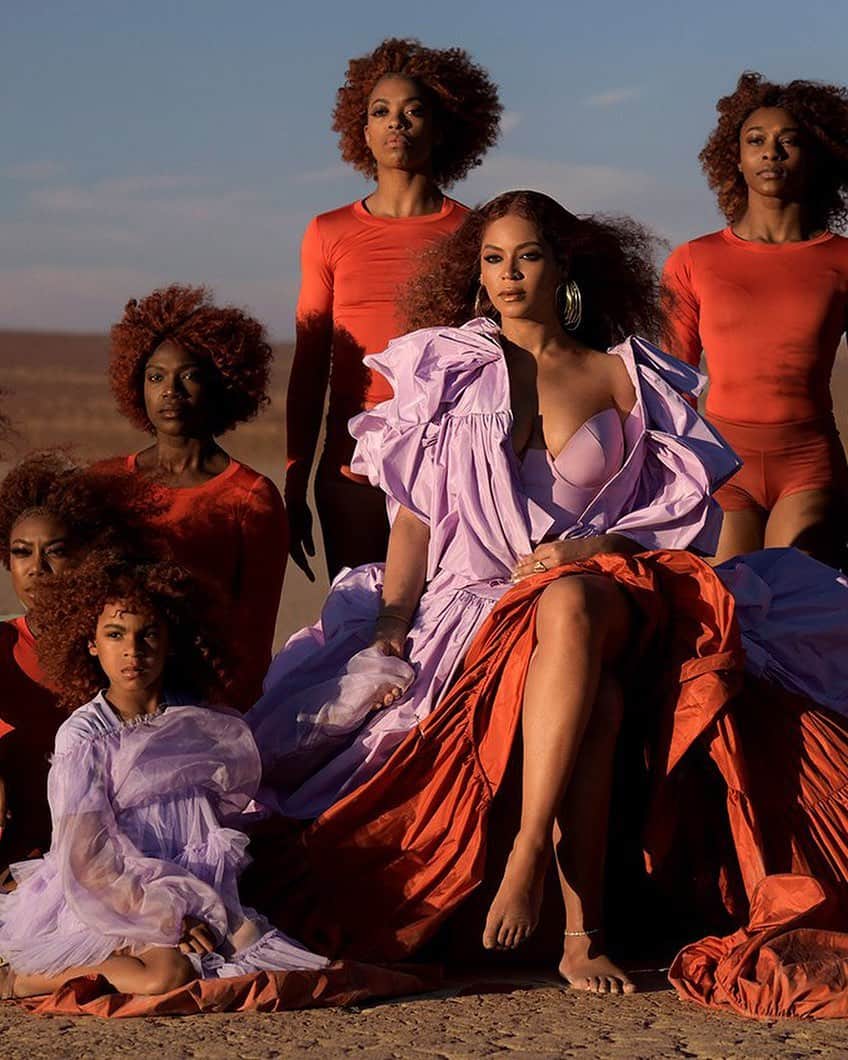 Fashion Weekさんのインスタグラム写真 - (Fashion WeekInstagram)「It’s circle of life.💛 #Beyonce in @maisonvalentino with #BlueIvy by her side for the music video of her new single, 'Spirit,' for #TheLionKing. Image c/o @beyonce⁠⠀」7月20日 1時07分 - fashionweek