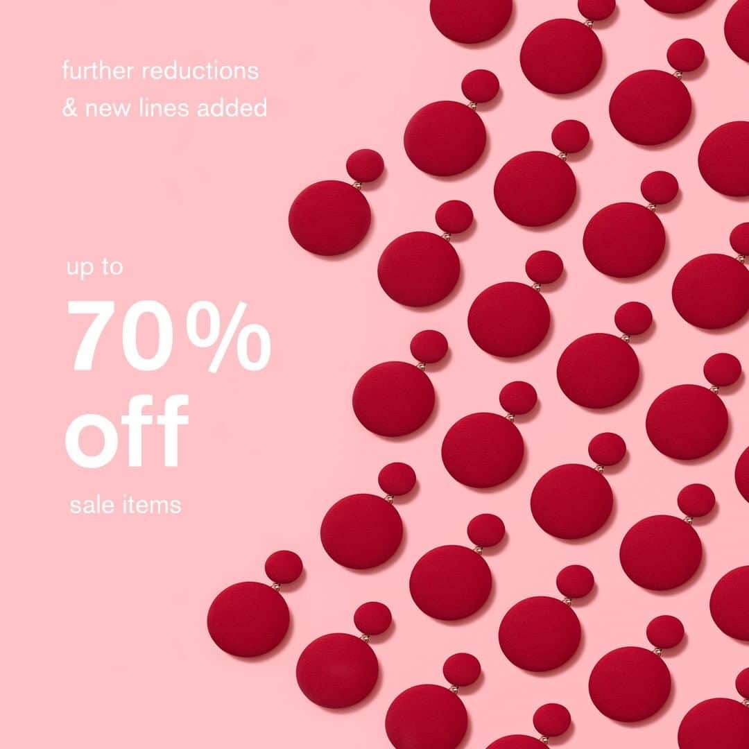 アクセサライズのインスタグラム：「You made it to Friday 🎉 Spoil yourself with up to 70% off sale items now, including further reductions and new lines added!  Tap the link in the bio to shop now.  #Accessorize」