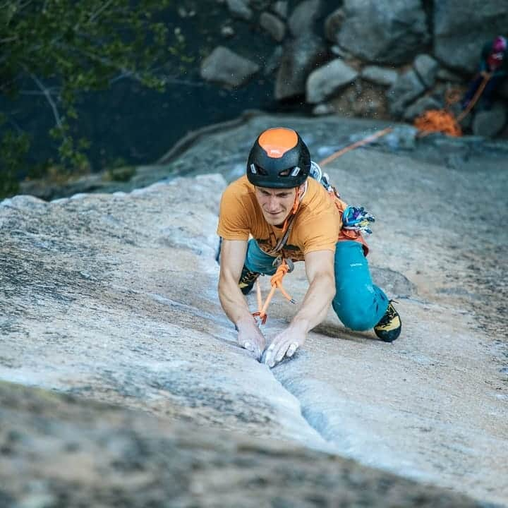 ヨルグ・バーホーベンさんのインスタグラム写真 - (ヨルグ・バーホーベンInstagram)「Hey folks! Remember last Fall when @katha_saurwein and I were in Yosemite, and I was raving about how we climbed all those super classic five star trad lines that were put up before I was born? No? Doesn't matter, checl out a short clip about it on the @lasportivagram tube (link in bio). It also has Katha and me talking about our retirement, which still sounds kind of awkward ;) 📷 by @jonglassberg @marmot_mountain_europe @louderthan11」7月20日 1時04分 - jorgverhoeven