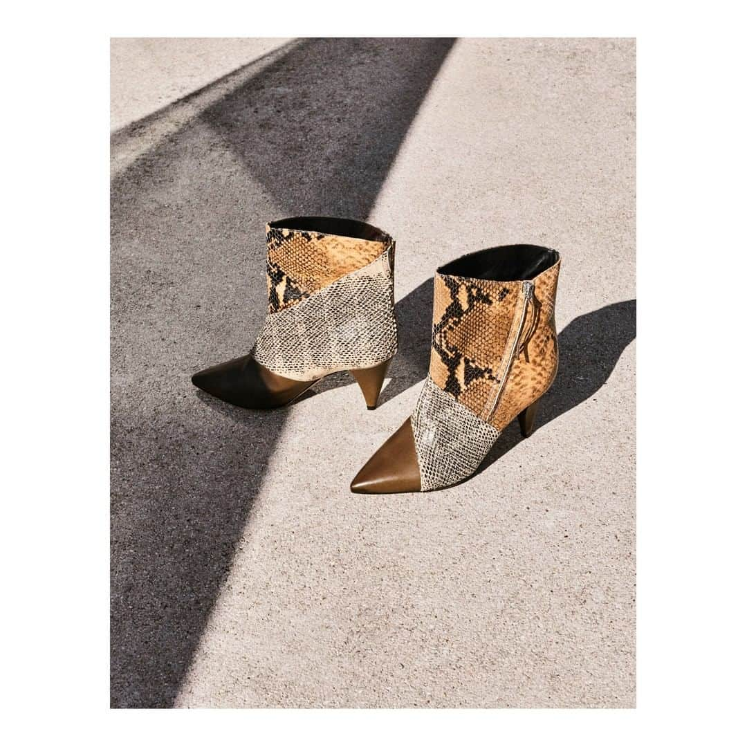 イザベルマランさんのインスタグラム写真 - (イザベルマランInstagram)「Iconic or seasonal, the new Fall-Winter 2019 accessories by #IsabelMarant  Shot by @joaquinlaguinge」7月20日 1時11分 - isabelmarant