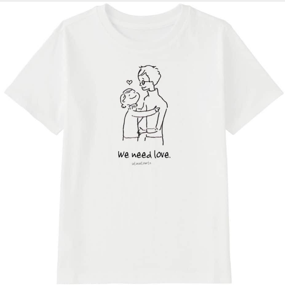 uta saitoさんのインスタグラム写真 - (uta saitoInstagram)「UNIQLO UTme にて、 オリジナルTシャツを作りました！  販売が始まりましたら ぜひお知らせしますので これを着てどうぞほっこり愛されてください😘  価格は2000円弱〜くらいで キッズを含む数種類の4種類のTシャツ、パーカー トートバッグと好きなカラーで 選べます！🛍 👕  お安くしたかったのでTシャツ代 ほとんどで デザイン費は、抑えました！  ワンコインくらいは、収益として 入ると思うので ウタコの画材費に使ってね！的な ご慈悲で購入していただけたら 今後も鼻息荒く頑張れます🤤  UNIQLO品質で、各サイズを みなさんで着ていただけるのは 最高だと思うので  販売開始されましたら、 またお知らせします❤️ よろしくお願いします❤️ ※販売はオンラインのみになります※  #いつもありがとう #フォロワーさんへ #オリジナルTシャツ #UNIQLO#utme」7月20日 1時11分 - utasaitoarts